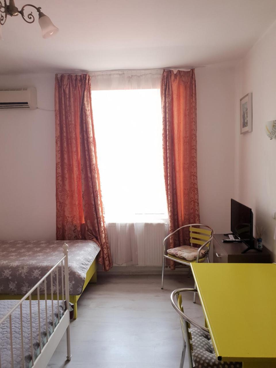 House בוקרשט