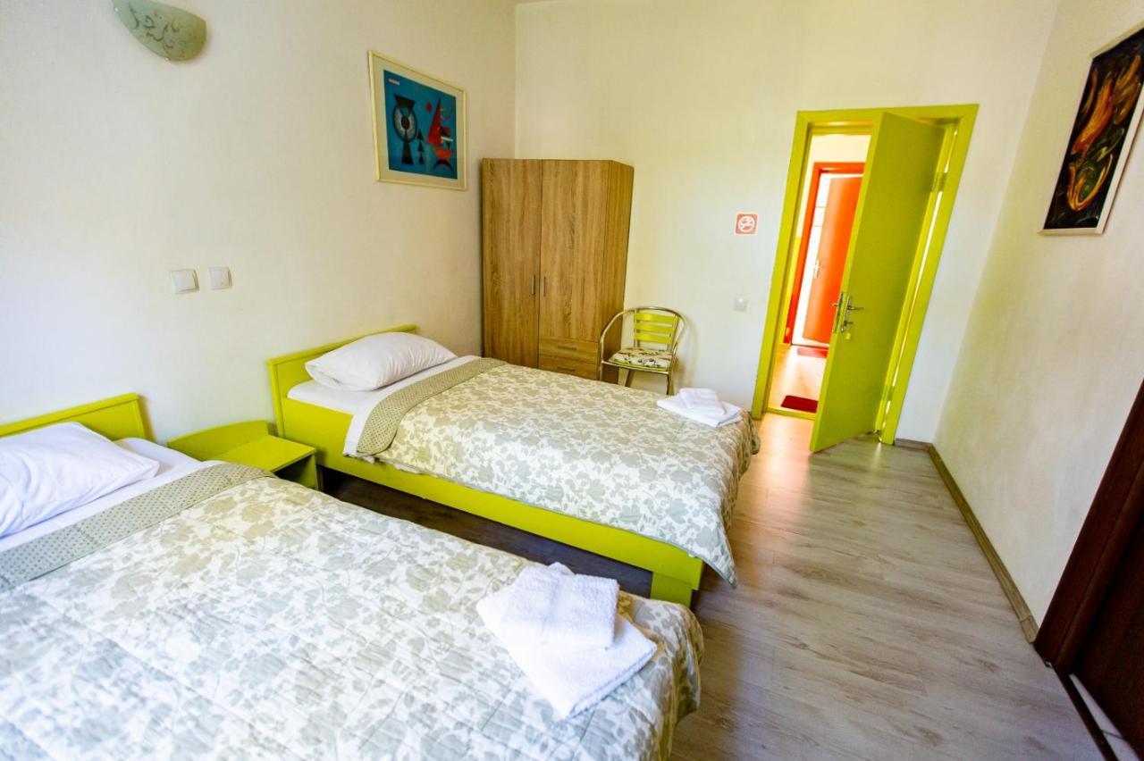בית הארחה House *